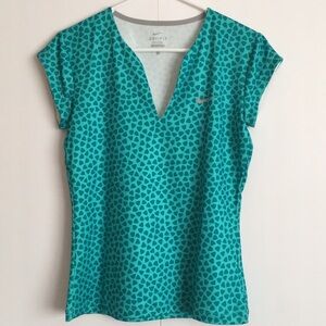 Nike Dri-Fit Short Sleeve Size M